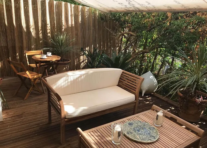 Calme Et Cosy Proche Quartier Port شقة *